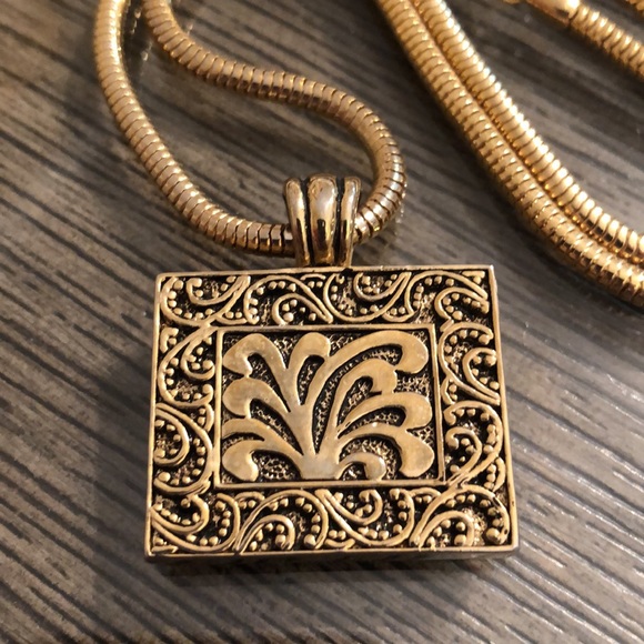 Vintage Gold-tone Snake Chain with Rectangle Filigree Pendant - Picture 2 of 13